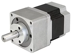 A140K-G599W-G5 Шаговый двигатель 140 кг*см, с редуктором 1:5, с 2-ст. выступающим валом.